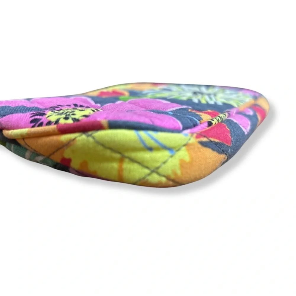 🌸 Vera Bradley Jazzy Blooms Wristlet – Retired Pattern 🌸